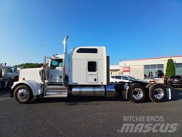 Kenworth W900L Vetopöytäautot