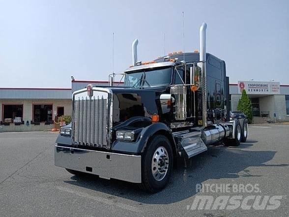 Kenworth W900L Vetopöytäautot