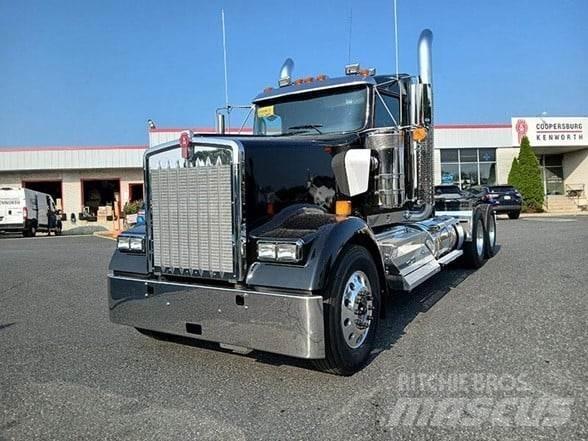 Kenworth W900L Vetopöytäautot