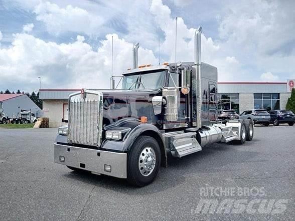 Kenworth W900L Vetopöytäautot