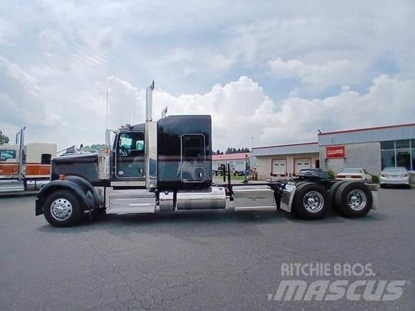 Kenworth W900L Vetopöytäautot