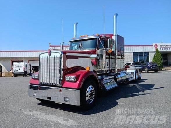 Kenworth W900L Vetopöytäautot