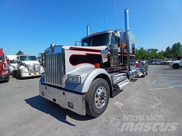 Kenworth W900L Vetopöytäautot
