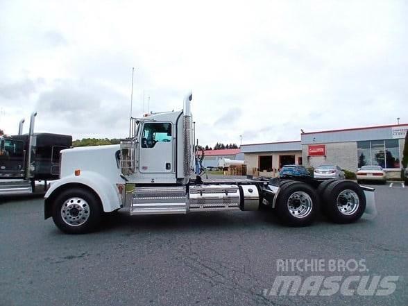 Kenworth W900L Vetopöytäautot