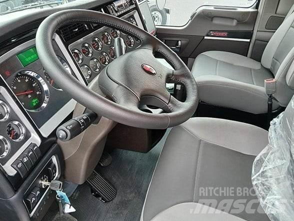 Kenworth W900L Vetopöytäautot