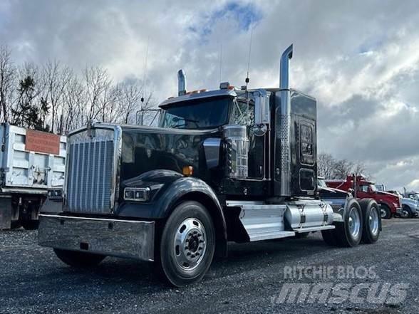 Kenworth W900L Vetopöytäautot