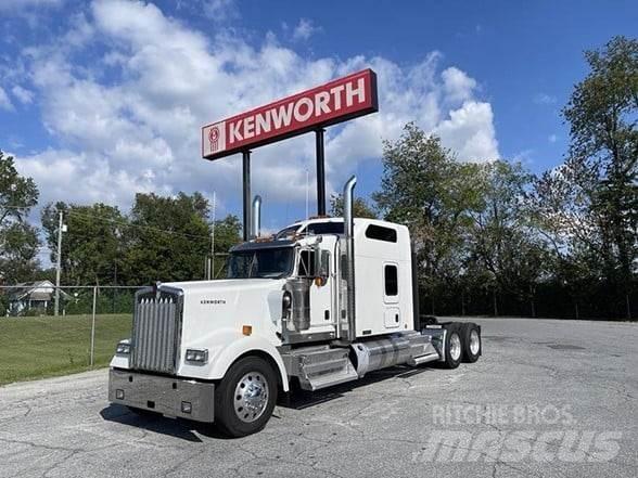 Kenworth W900L Vetopöytäautot