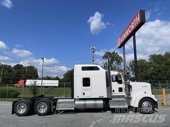 Kenworth W900L Vetopöytäautot