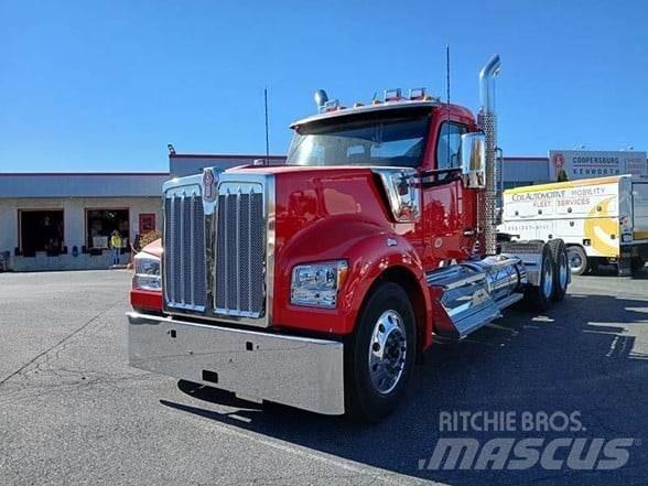 Kenworth W990 Vetopöytäautot