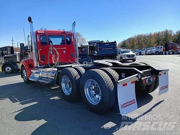 Kenworth W990 Vetopöytäautot