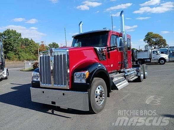 Kenworth W990 Vetopöytäautot