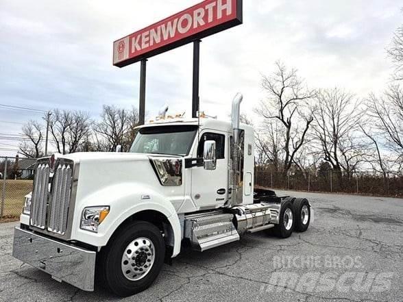 Kenworth W990 Vetopöytäautot