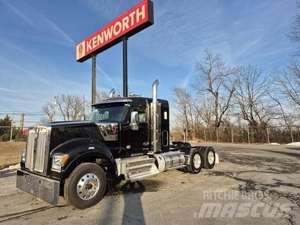 Kenworth W990 Vetopöytäautot