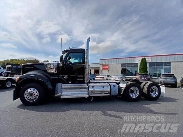 Kenworth W990 Vetopöytäautot