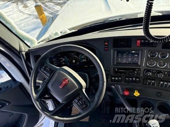 Kenworth W990 Sora- ja kippiautot