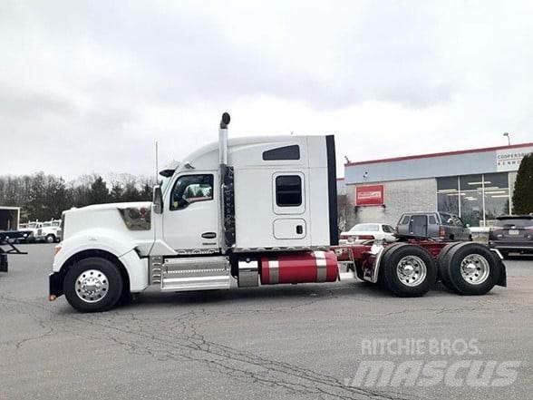 Kenworth W990 Vetopöytäautot