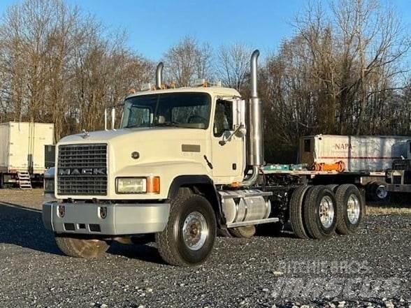 Mack CL733 Vetopöytäautot