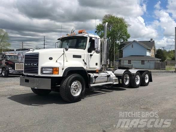 Mack CL733 Vetopöytäautot