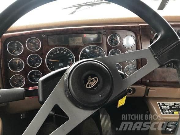 Mack CL733 Vetopöytäautot