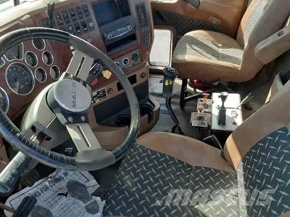 Mack GRANITE CTP713 Vetopöytäautot