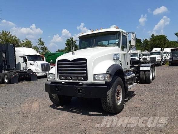 Mack GRANITE GU713 Vetopöytäautot
