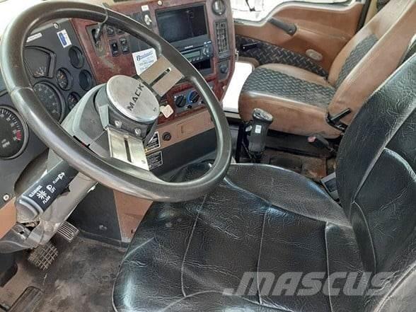 Mack GRANITE GU713 Vetopöytäautot