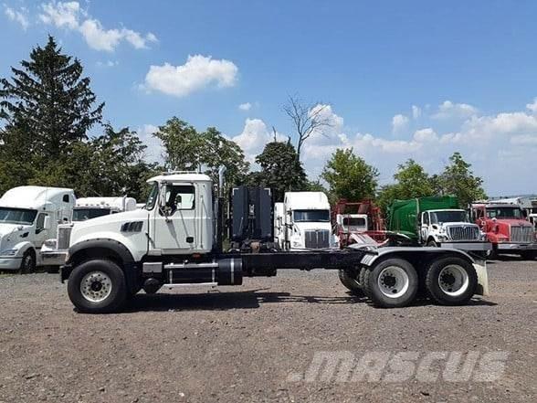 Mack GRANITE GU713 Vetopöytäautot