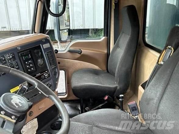 Mack GRANITE GU713 Sora- ja kippiautot