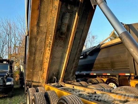 Mack GRANITE GU713 Sora- ja kippiautot