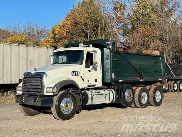 Mack GRANITE GU713 Sora- ja kippiautot
