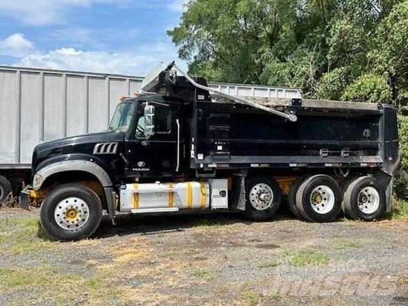 Mack GRANITE GU713 Tipper trucks