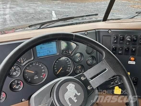 Mack GRANITE GU713 Sora- ja kippiautot