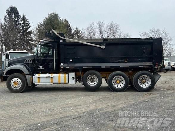 Mack GRANITE GU713 Sora- ja kippiautot