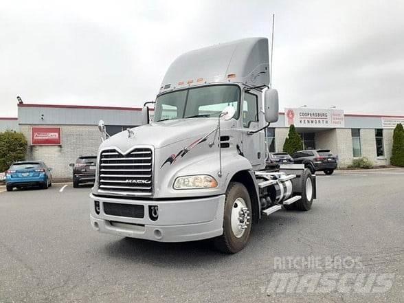 Mack PINNACLE CXU612 Vetopöytäautot
