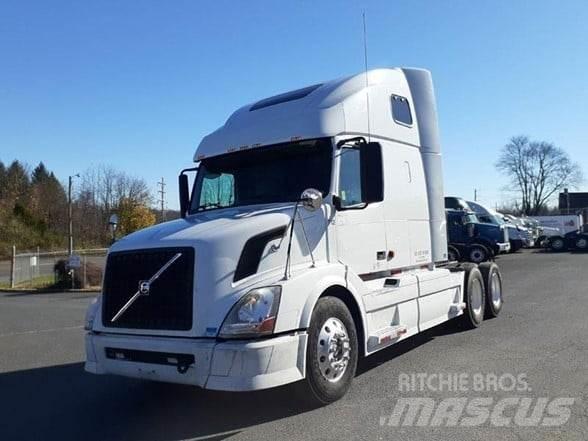 Volvo VNL64T670 Vetopöytäautot