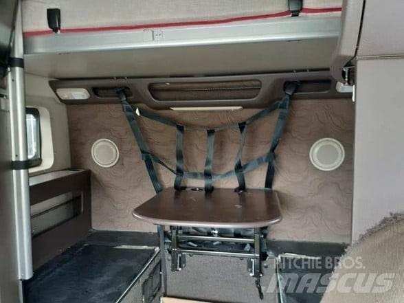 Volvo VNL64T780 Vetopöytäautot