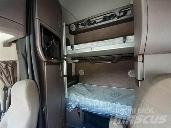 Volvo VNL64T780 Vetopöytäautot