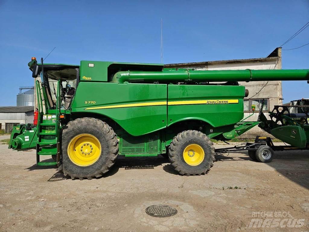 John Deere S770 Leikkuupuimurit