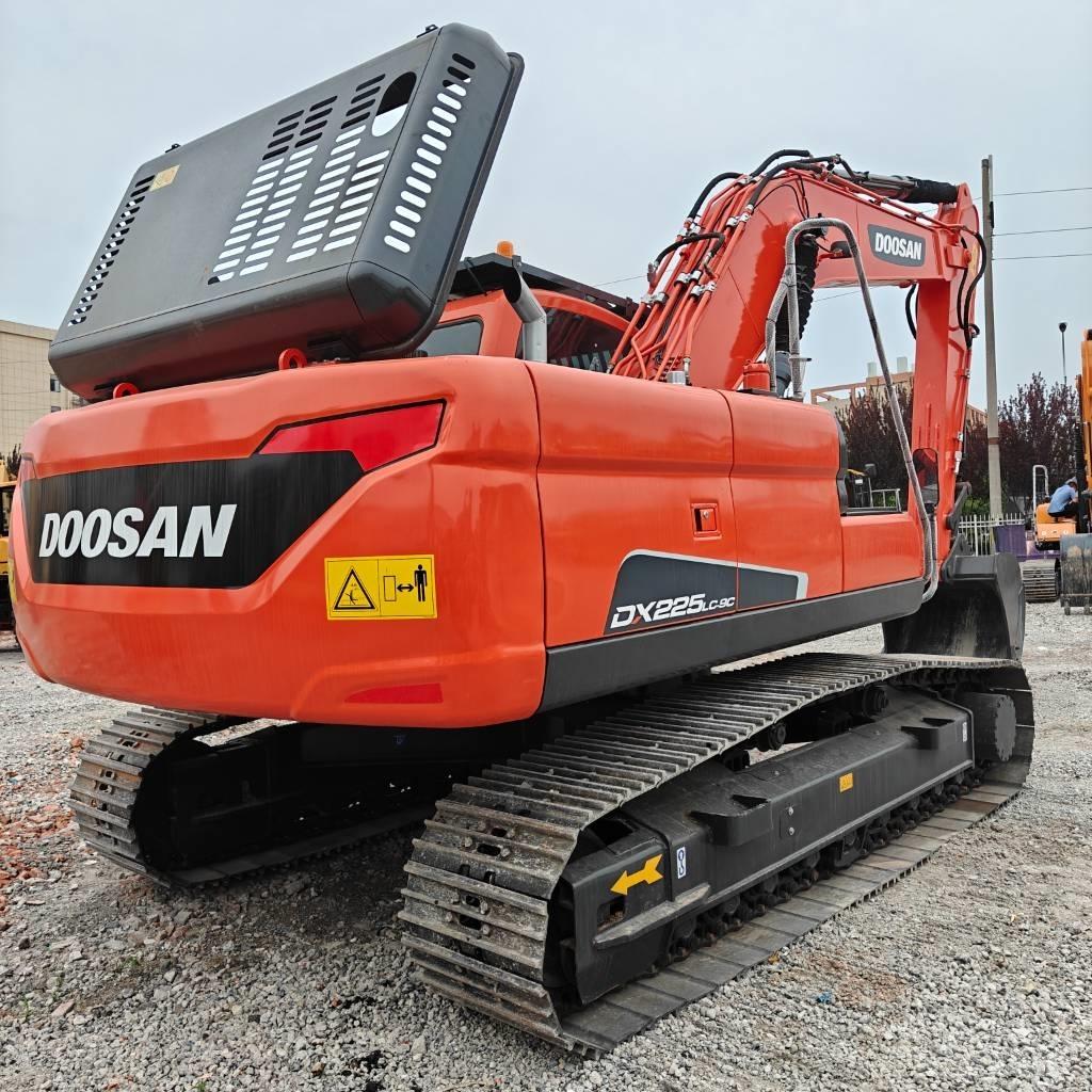 Doosan DX225LC-9C Telakaivukoneet