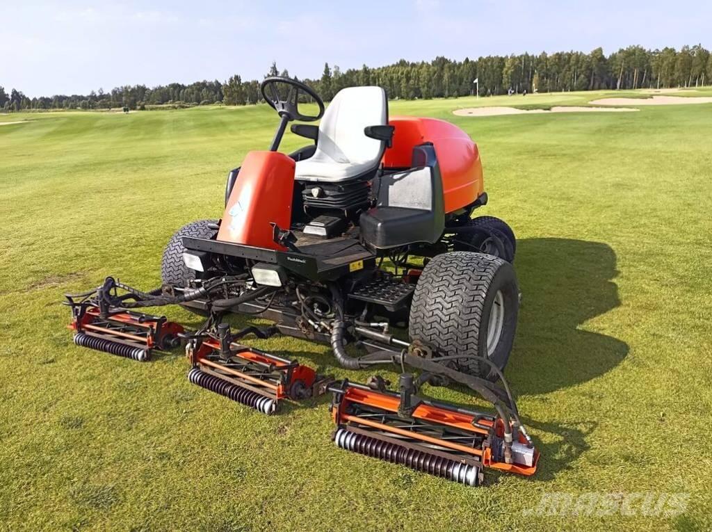 Jacobsen LF3400 Päältäajettavat ruohonleikkurit