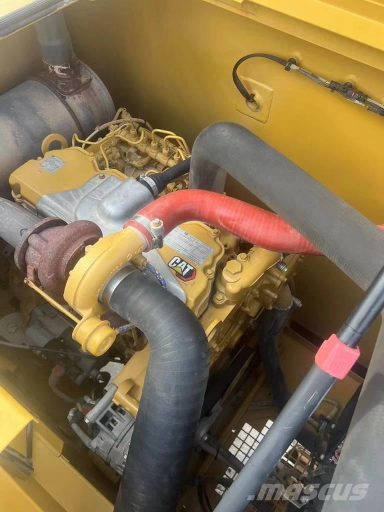 CAT 320 Telakaivukoneet