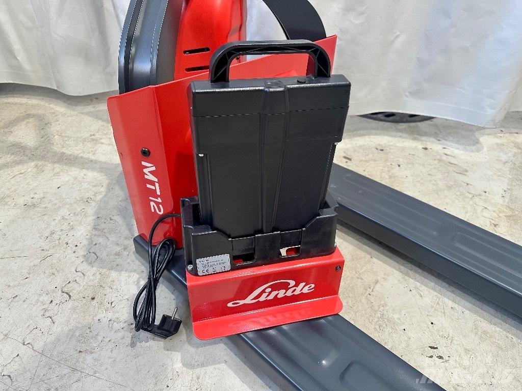 Linde MT 12 Lavansiirtotrukit