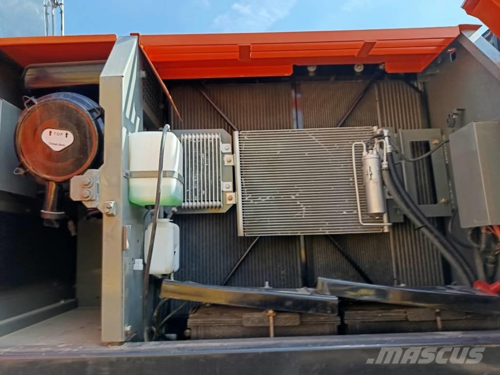 Hitachi ZX 200 Telakaivukoneet