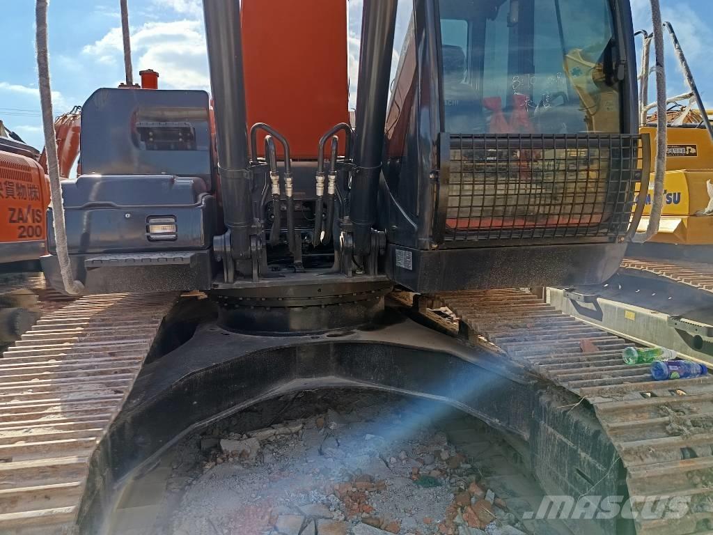 Hitachi ZX 200 Telakaivukoneet
