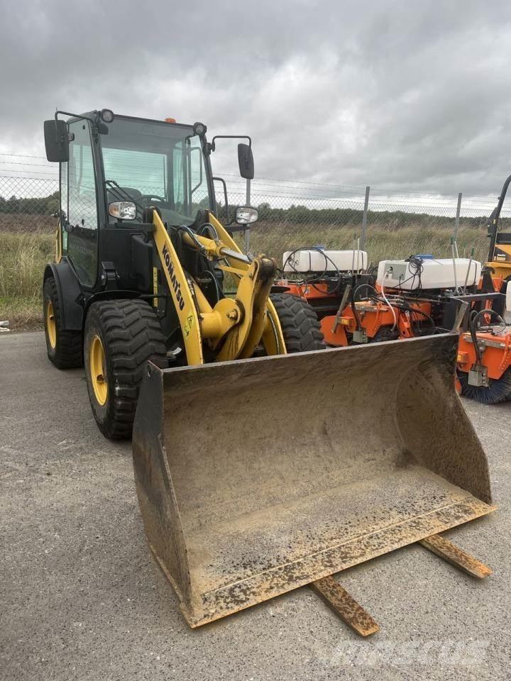 Komatsu WA70M-8EO Yleiskuormaajat