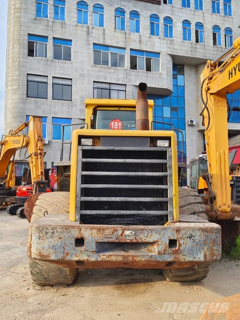 Komatsu WA 500 Pyöräkuormaajat