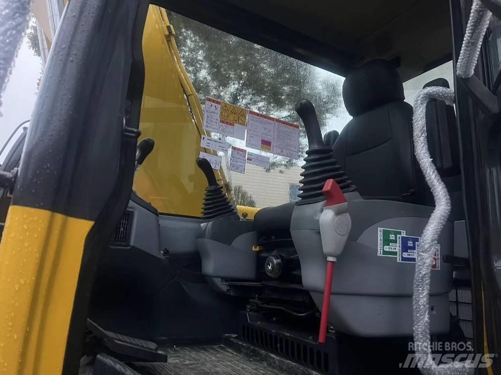 Komatsu PC 130 Midikaivukoneet 7t - 12t