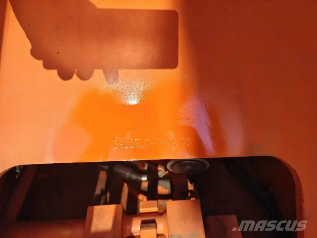Doosan DH225LC-7 Telakaivukoneet