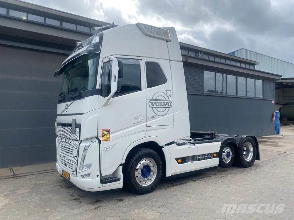 Volvo FH Vetopöytäautot