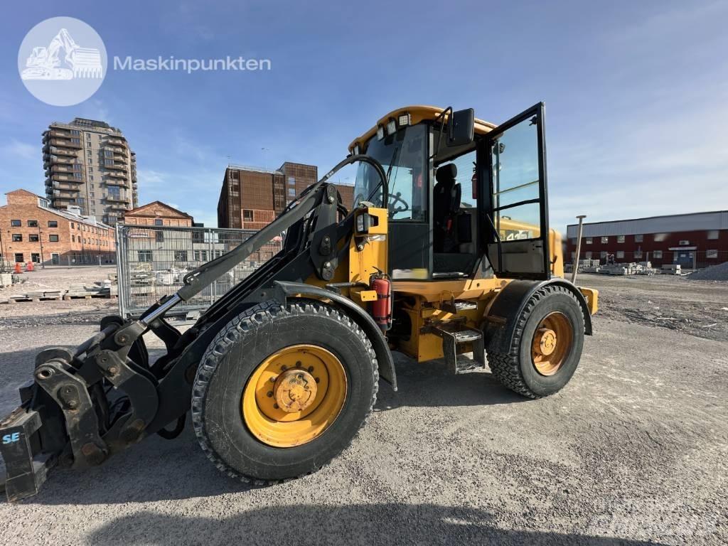 JCB 412 S Pyöräkuormaajat